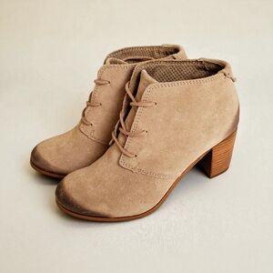 TOMS Lunata Suede Booties • Taupe Burnished Toe • Block Heel Lace-Up • Women’s 7